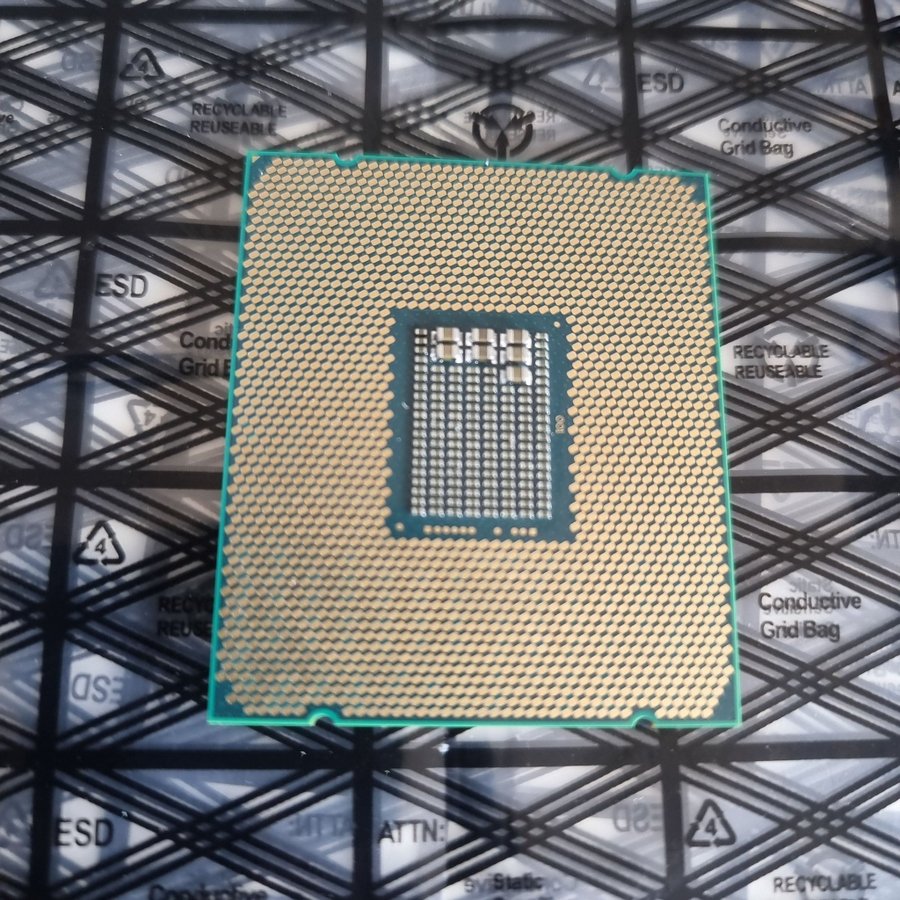 Intel Xeon E5-2695 V4 21GHz 45MB 18C 36T SR2J1 LGA 2011-3 CPU Processor
