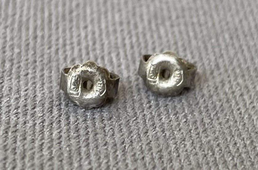 1 par örhängen silver med stenar Stämplade 925 Vikt 09 g