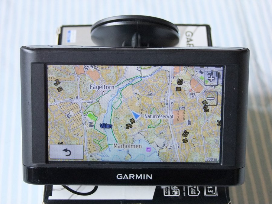 Garmin NUVI 42 med EU karta och Friluftskartan V6 över hela Sverige