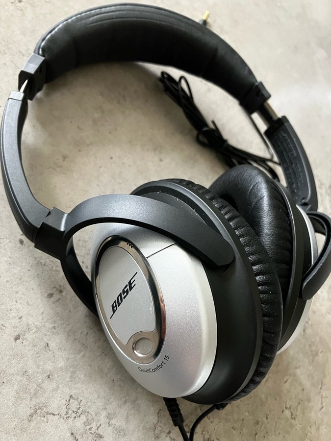 BOSE Quiet Comfort hörlurar NYSKICK!