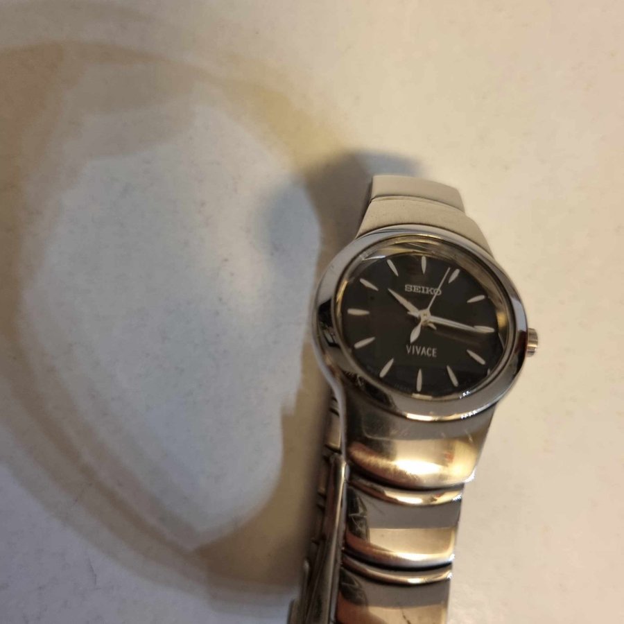 5 st Seiko armbandsur Quartz säljes som Reparationsobjekt