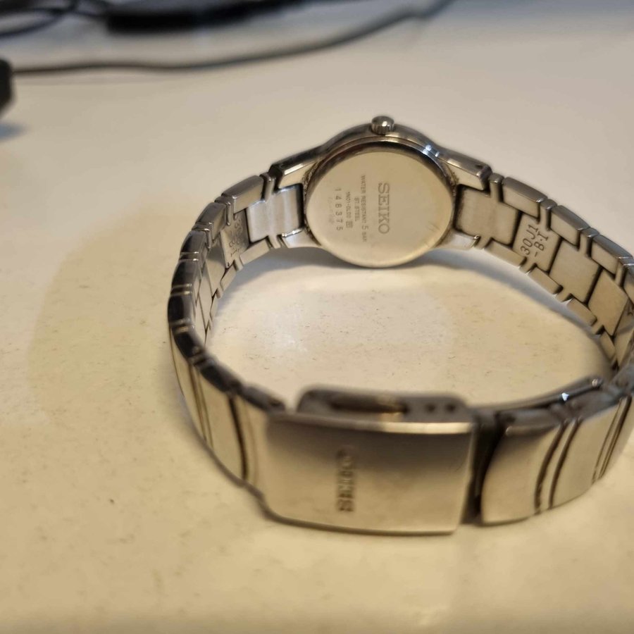 5 st Seiko armbandsur Quartz säljes som Reparationsobjekt