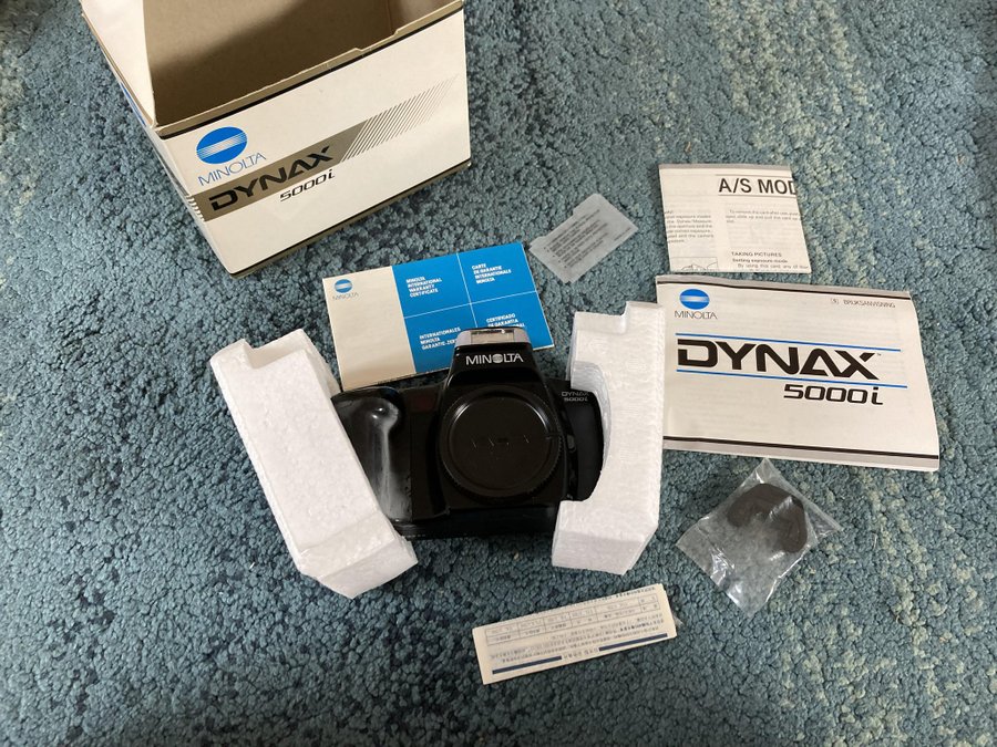 Minolta Dynax 5000i kamera med kartong