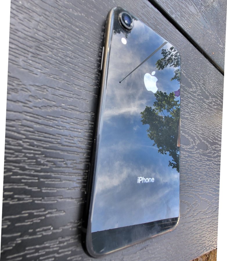 Iphone XR 64 GB utrop 1 kr