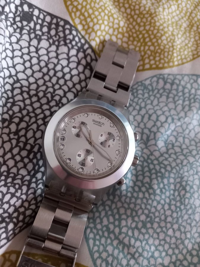 ## Swatch Kronograf klocka unisex  Silver färg