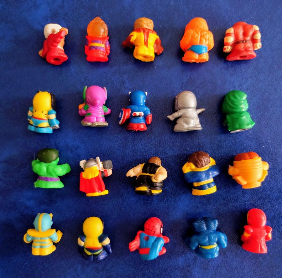 20 ST ÄLDRE MARVEL DC SUPERHERO SQUINKIES MINIATUR GUMMI FIGURER