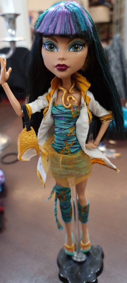 Monster high - mad science - cleo de nile