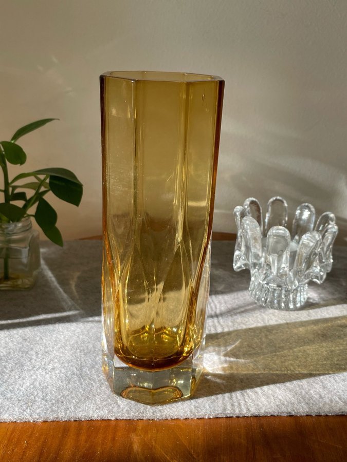 Retro Vas - Gunnar Ander - Lindshammar Glasbruk - Exklusiv Design - Art Deco
