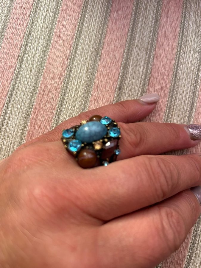 Retro ring med stor turkos sten i fint design vintage