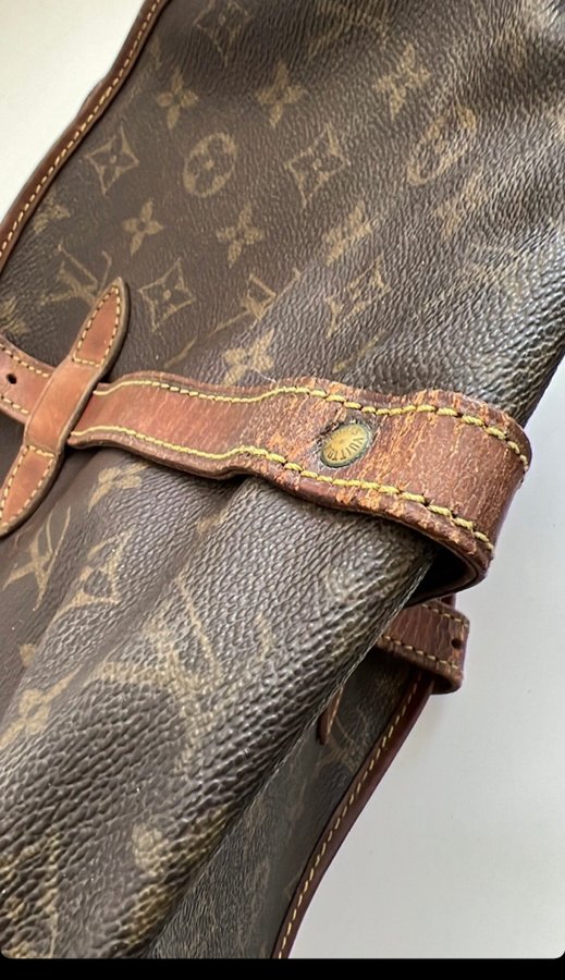 Louis Vuitton Saumur Crossbody väska/taske