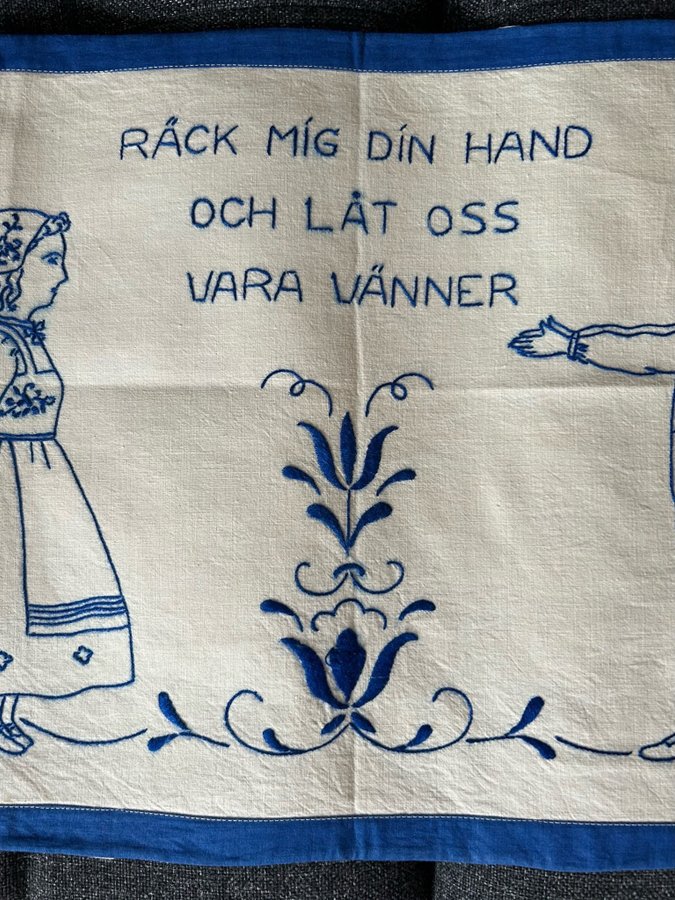 Äldre broderad väggbonad Folkkonst