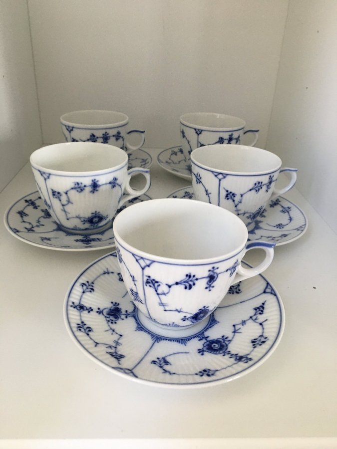 5st kaffekoppar med fat Royal Copenhagen musselmalet blue fluted plain