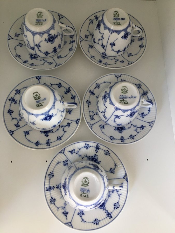 5st kaffekoppar med fat Royal Copenhagen musselmalet blue fluted plain