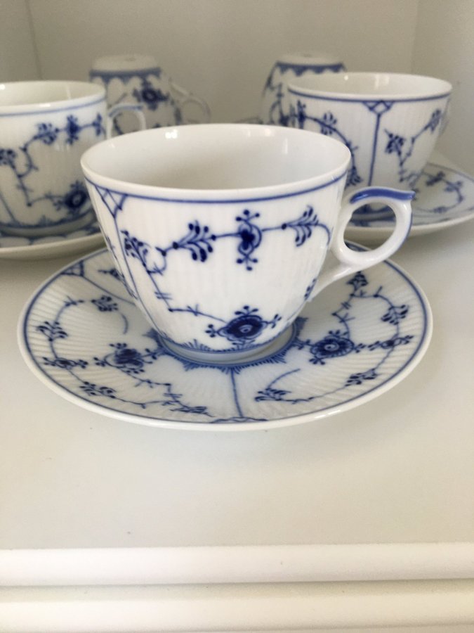 5st kaffekoppar med fat Royal Copenhagen musselmalet blue fluted plain