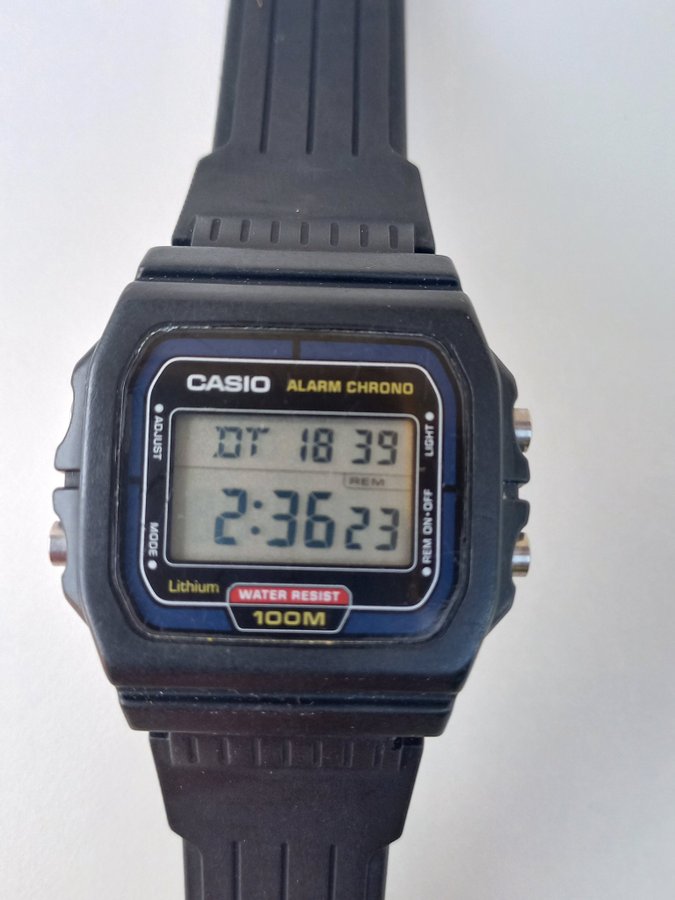 VINTAGE CASIO W-720 MODULE 549LCD QUARTZ WATCH FROM 80S