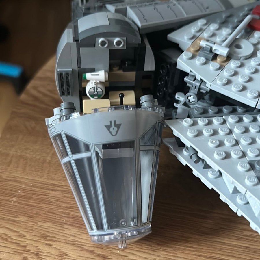 LEGO Star Wars Millennium Falcon