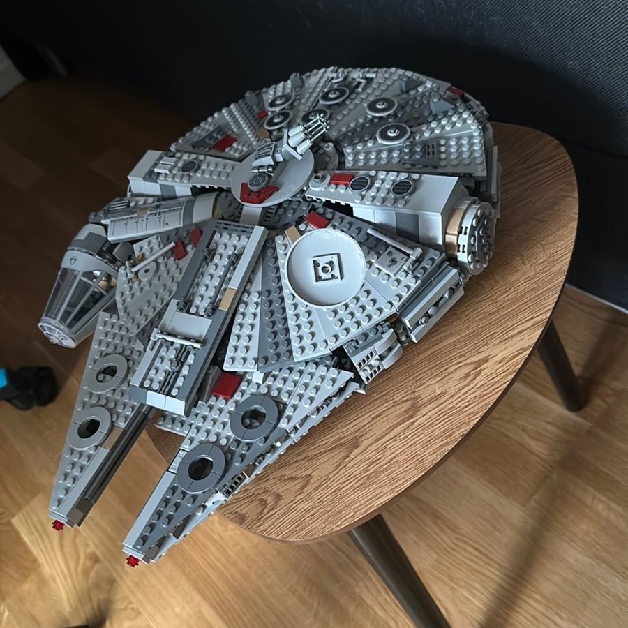 LEGO Star Wars Millennium Falcon