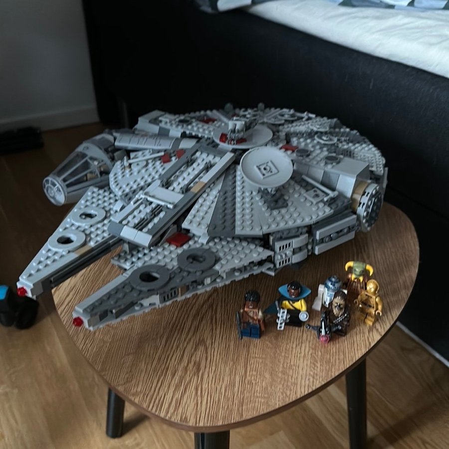 LEGO Star Wars Millennium Falcon