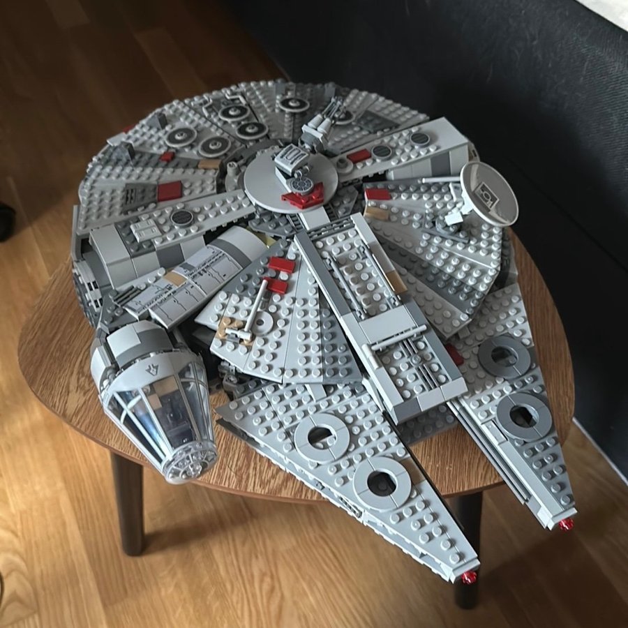 LEGO Star Wars Millennium Falcon