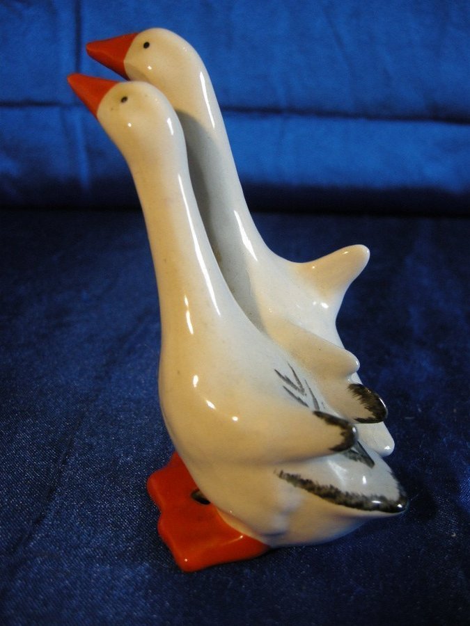 2 gäss i en figurin i porslin från Beswick Gås goose