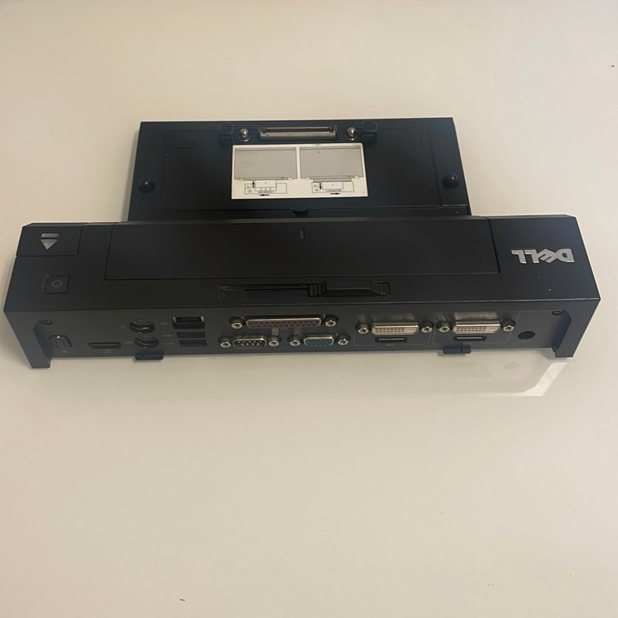 Dell Dockningsstation + Adapter ingår 130W