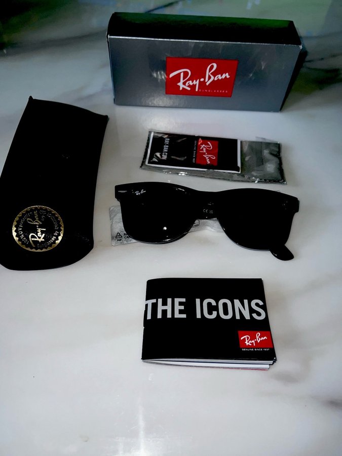 Ray-Ban Wayfarer NYA!