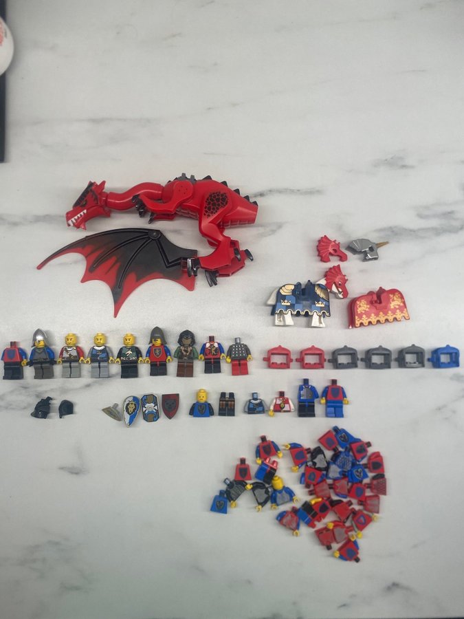 Lego minifigurer och diverse tillbehör