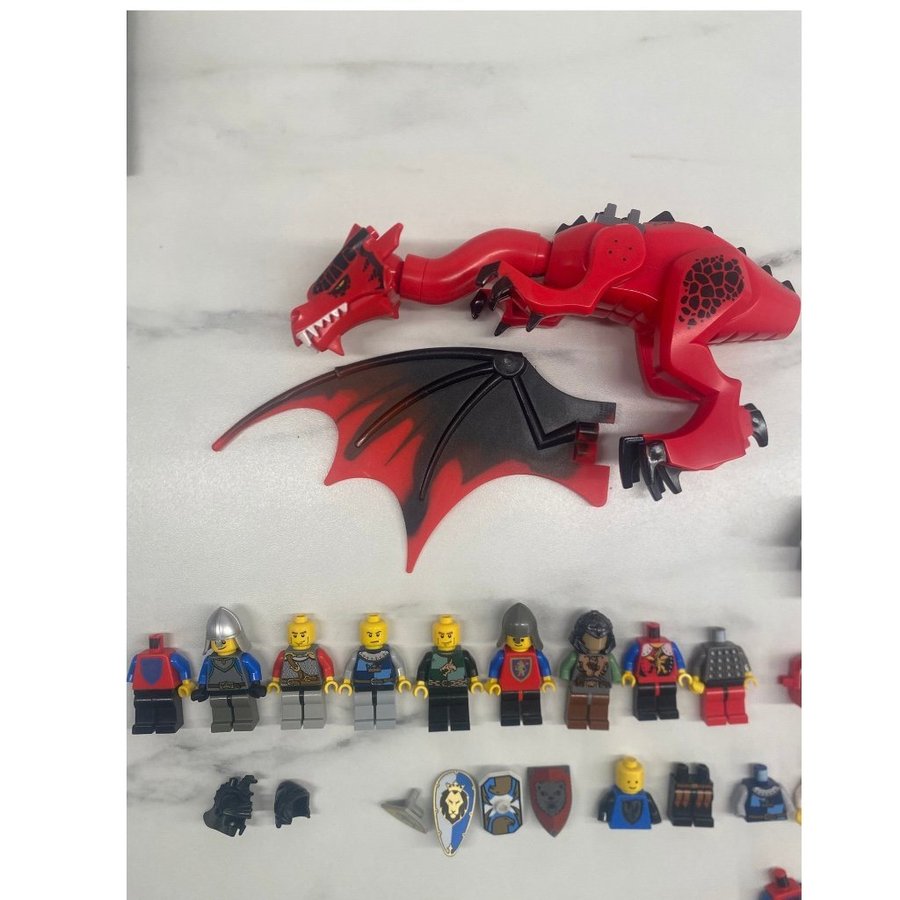Lego minifigurer och diverse tillbehör
