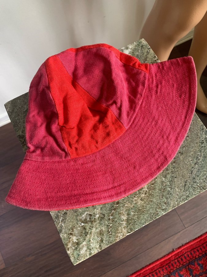 Två fina solhattar retro vintage blommig mönstrad repro solhatt hatt