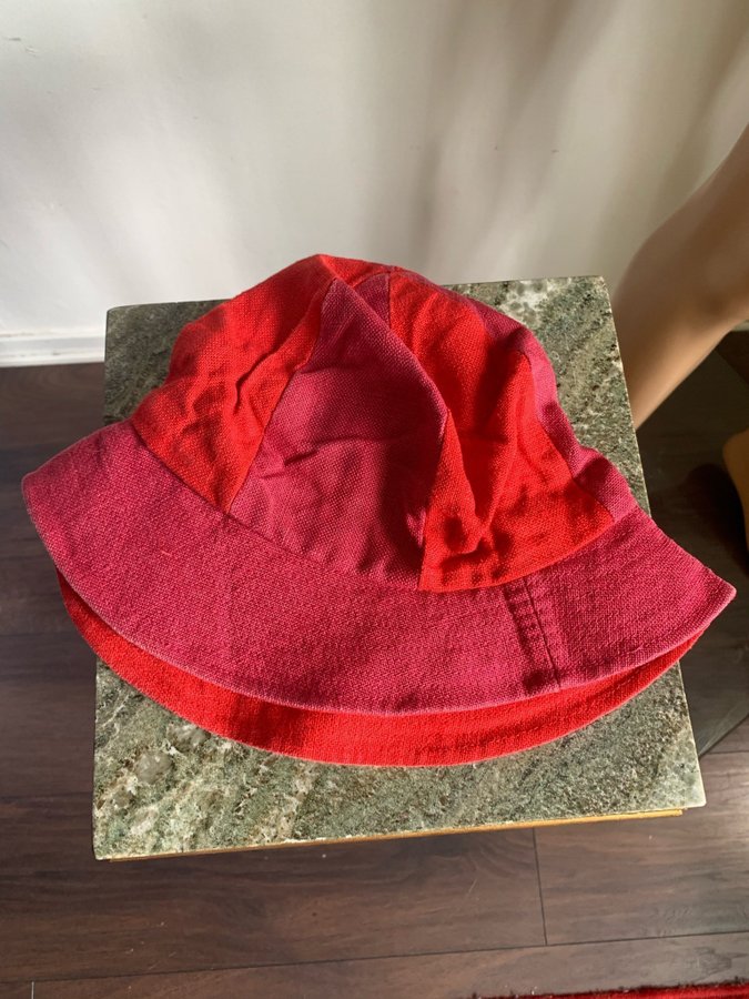 Två fina solhattar retro vintage blommig mönstrad repro solhatt hatt