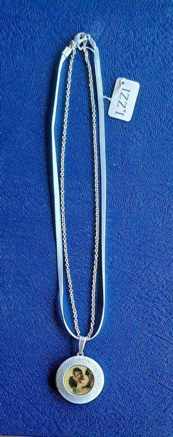 Halsband öppningsbar medaljong med bild kedja och vitt sidenband