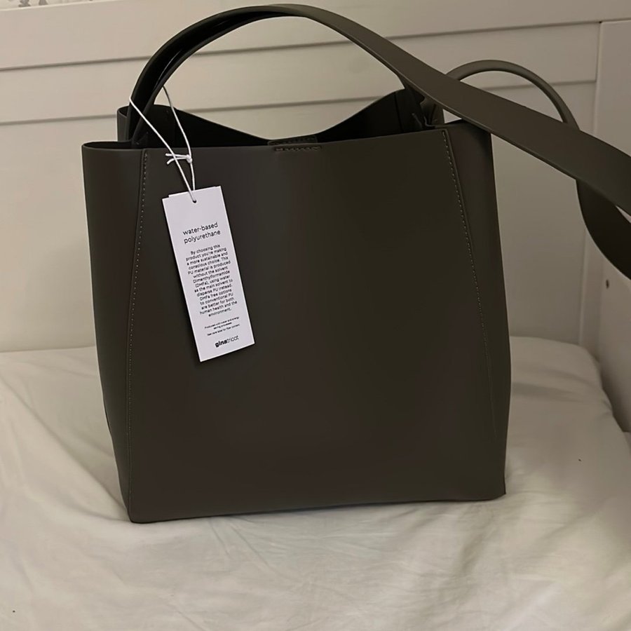 Helt ny och oanvänd rymlig väska Gina Tricot Large Bag