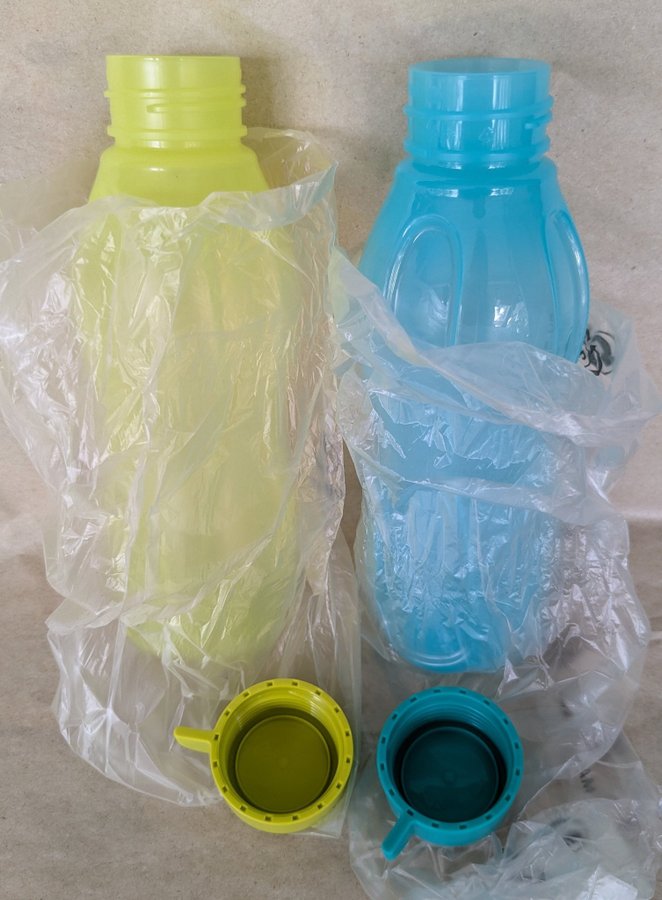 Tupperware dricka flaskor 2-pack EcoPure 31dl i 2 färger Nya
