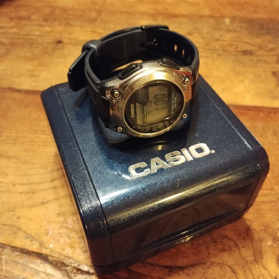 Casio Alarm Chronograph Digital Klocka