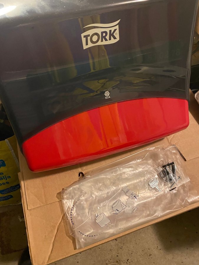 Tork folded wiper/cloth dispenser w4