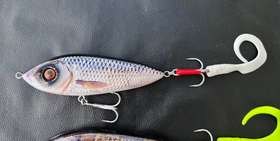 3 st Svartzonker McJerk 15 cm / 105 gr / med tail +30cm