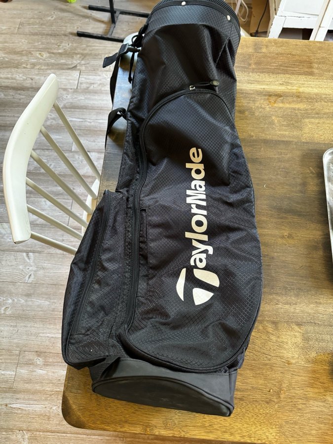 TaylorMade Golfbag ( pennbag ) Helt ny ej använd