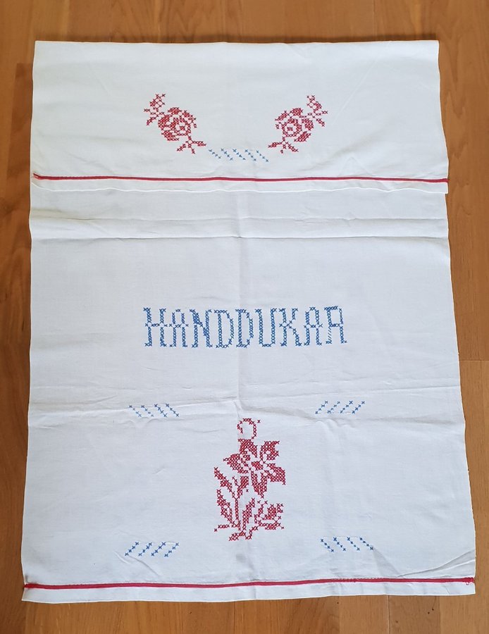 4 Äldre handbroderade paradhanddukar handduksförhänge