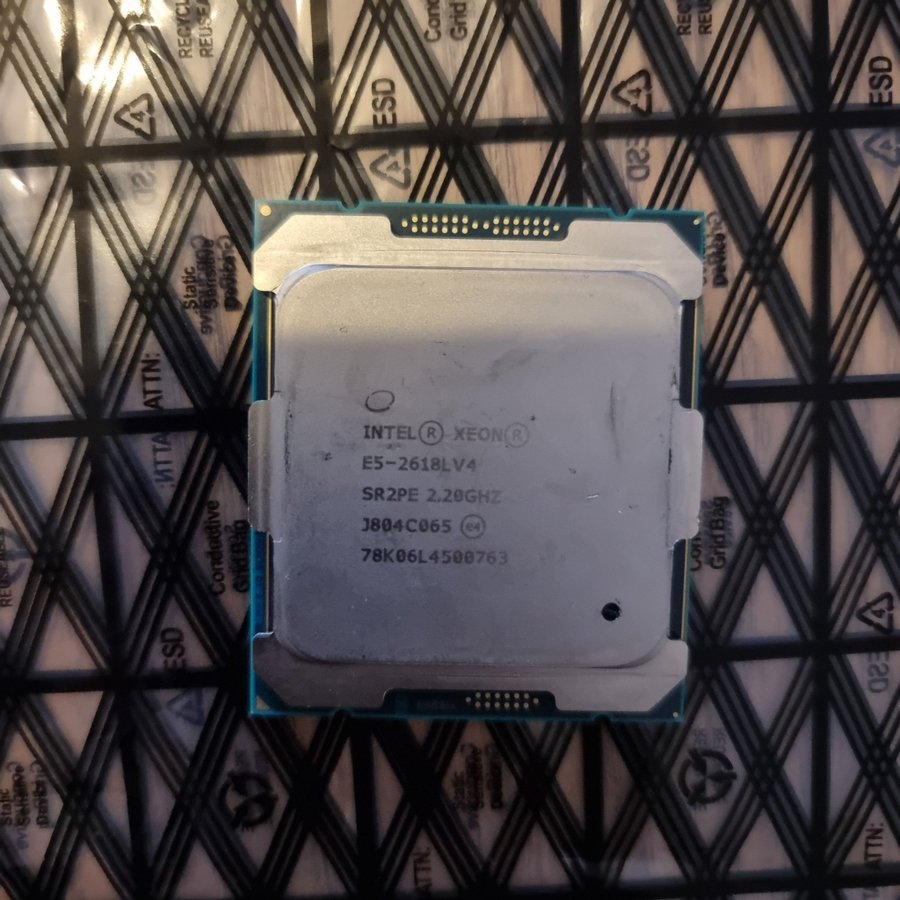 Intel Xeon E5-2618L v4 Processor (22 GHz 10 Core FCLGA2011-3) - SR2PE