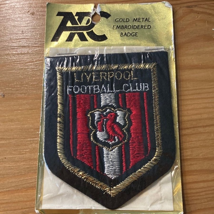 Liverpool FC Emblem - Guld Metall Broderad Badge