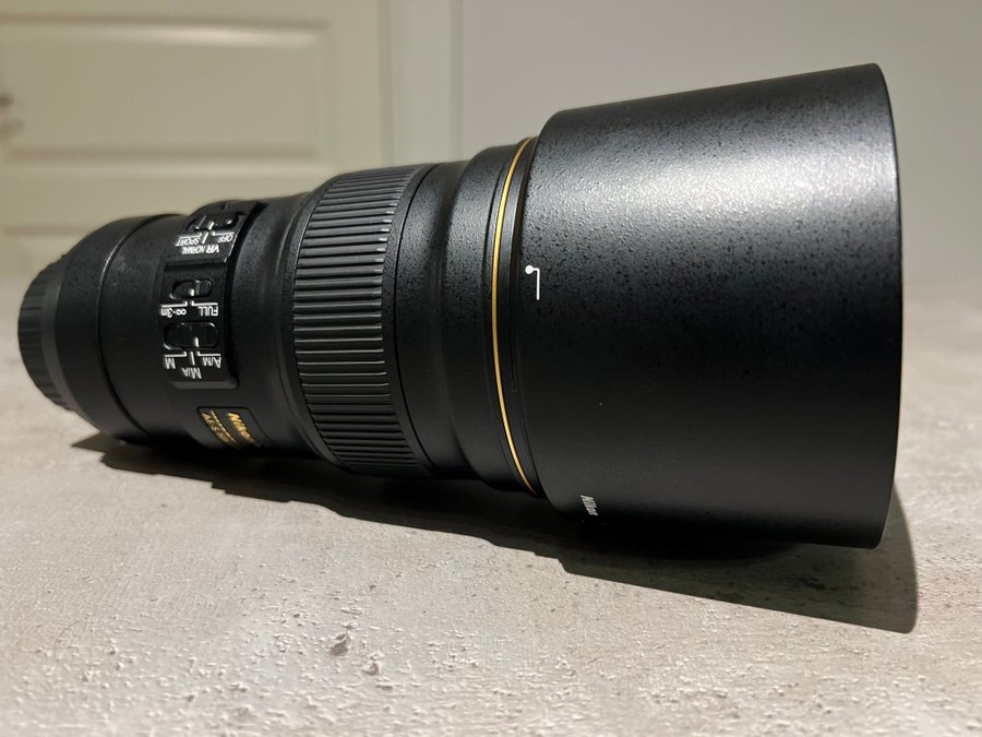 Nikon AF-S Nikkor 300mm f/4E PF ED VR Objektiv