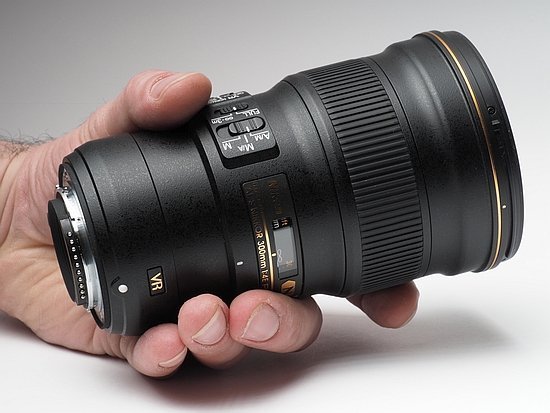 Nikon AF-S Nikkor 300mm f/4E PF ED VR Objektiv