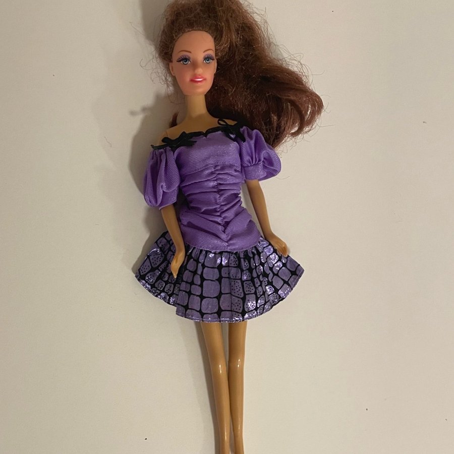 4 Fashion Dolls (Dreadlocked doll Vintage Princesses)