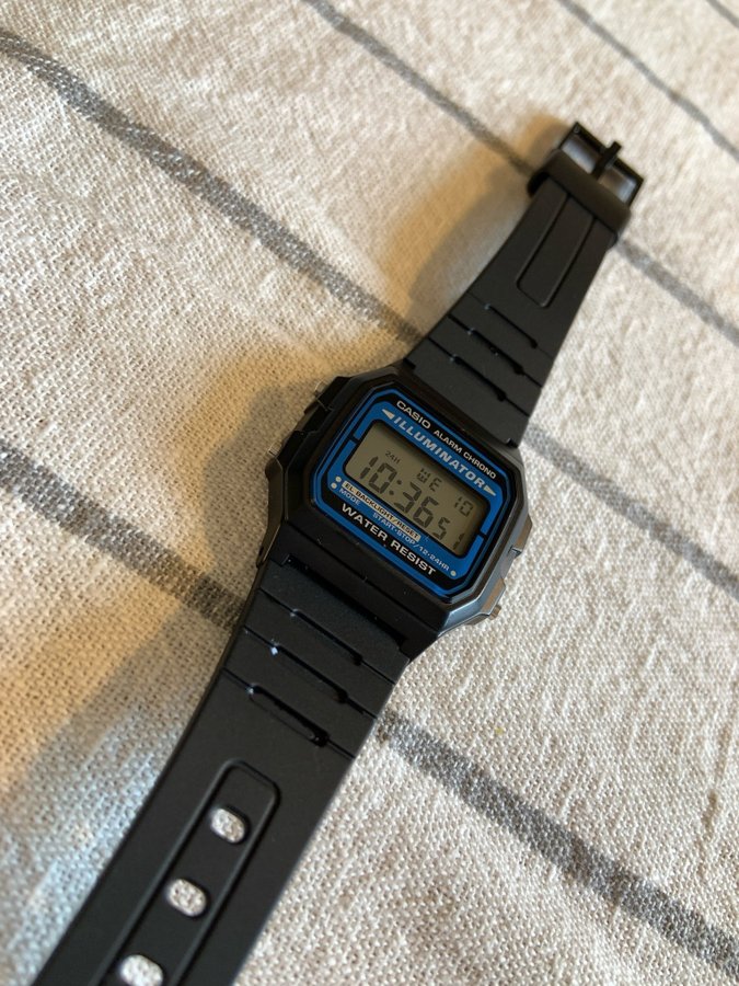 Casio F-105