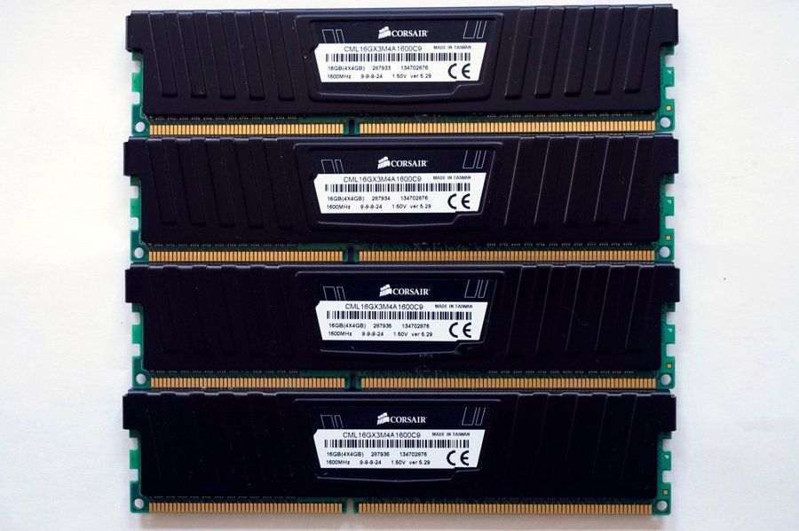 16GB (4x4GB) DDR3-1600 MHz Corsair Vengeance LP CML16GX3M4A1600C9 1600MHz