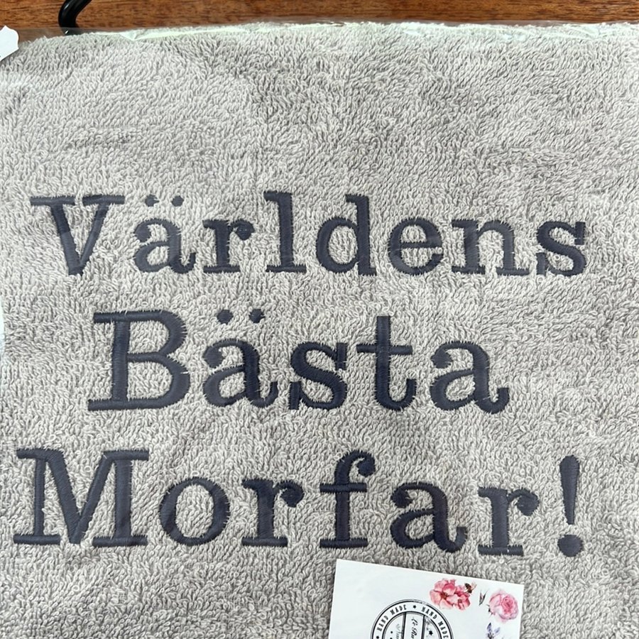 Broderat badlakan 70cm x 140cm Världens bästa Morfar!