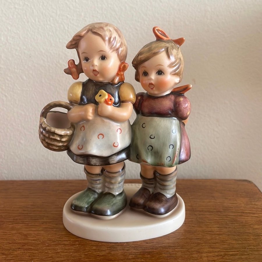 Goebel Figur - Hummel 371- Daddy’s Girls