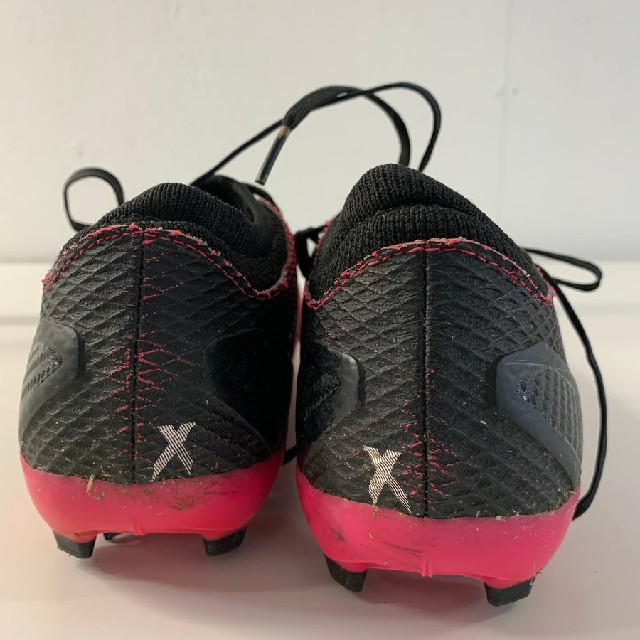 Adidas Fotbollsskor stl 9 Rosa Skor Fotboll