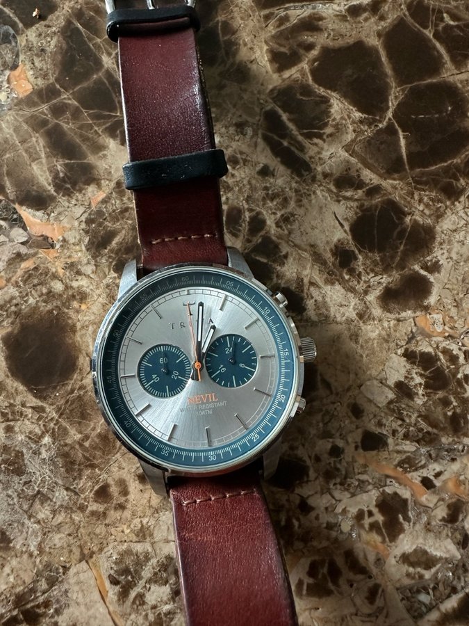 Nevil Chronograph Klocka med Läderarmband