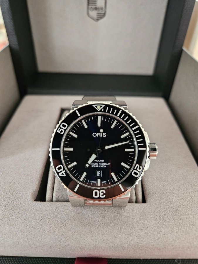 Oris Aquis Date 435mm